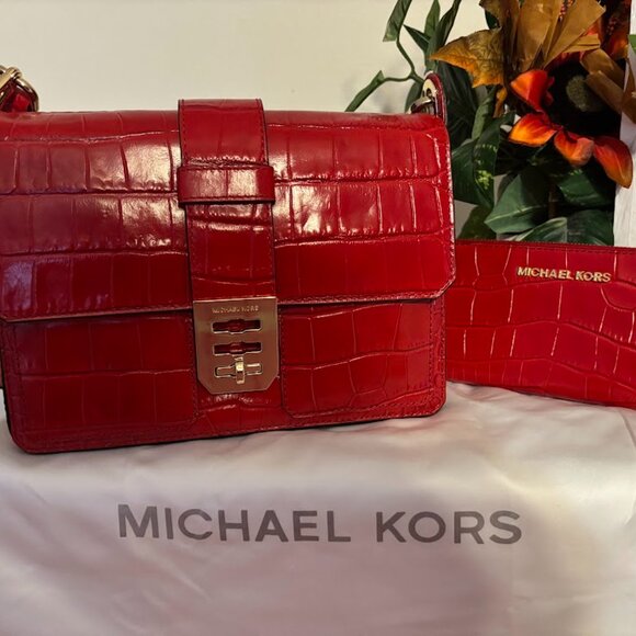 Rare Michael Kors Red Leather Handbag with matching wallet and a dust bag - Picture 2 of 16